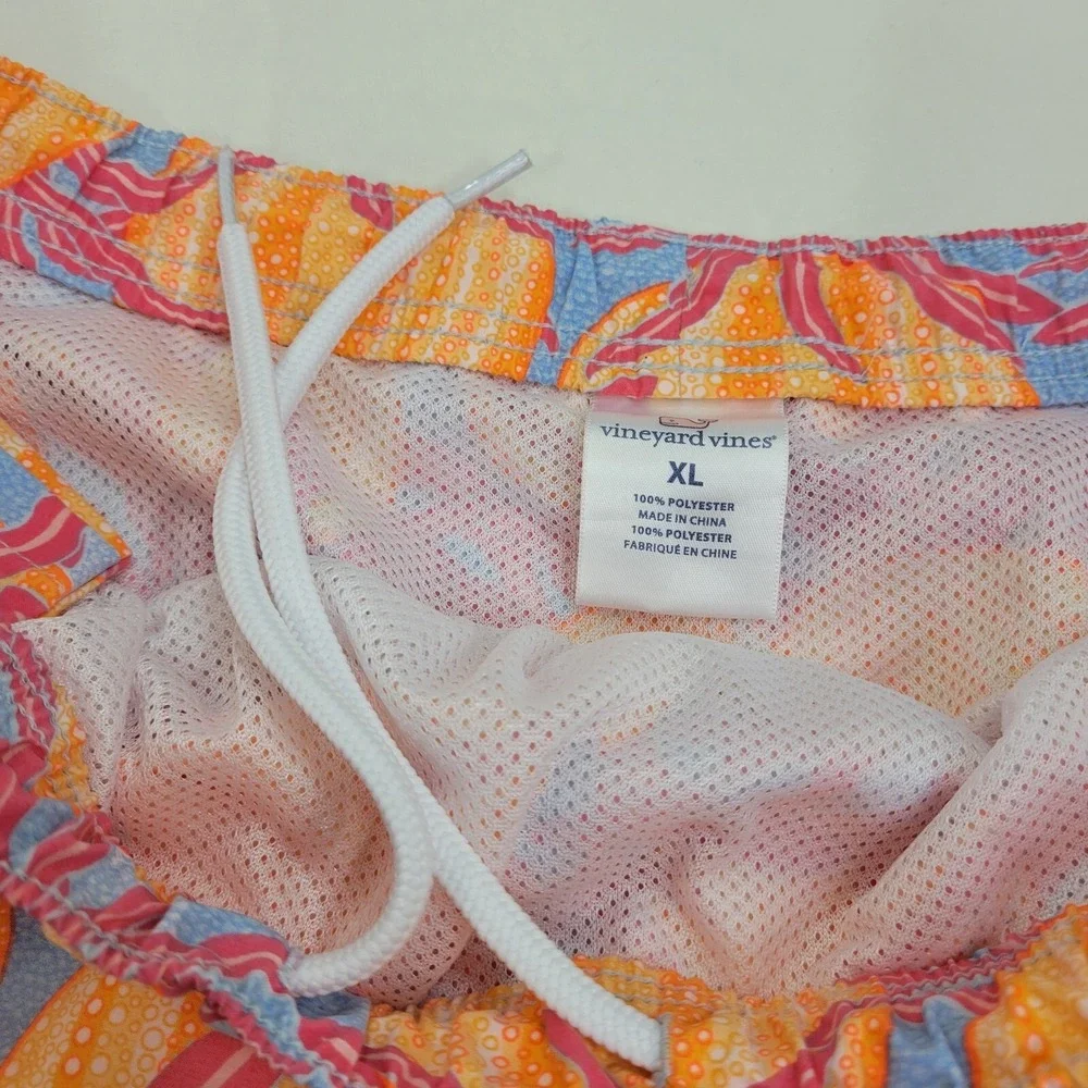 Vineyard Vines Chappy Swim Trunks Board Shorts Men's Sz XL All Over Print Urchin